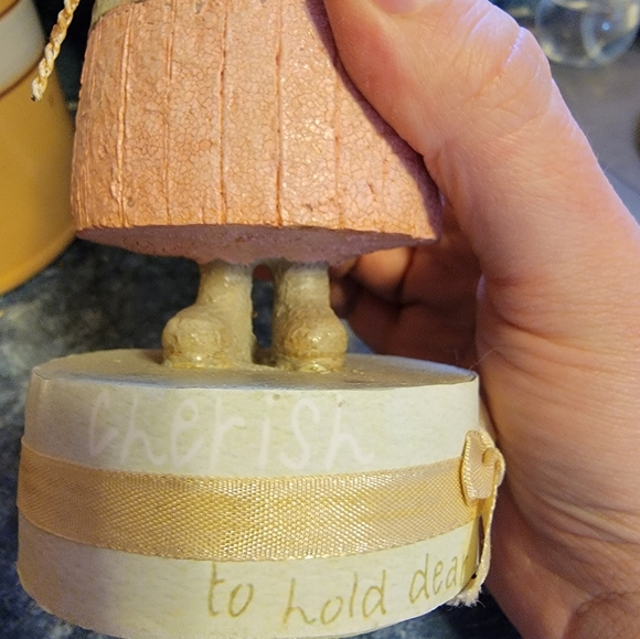 Amscan Resin Rabbit Statue Figure - Picture 6 of 7